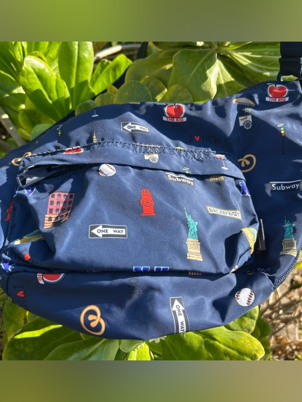 LeSportsac playful "I Love New York classic iconic city symbols hobo Messager - Picture 6 of 16